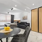 Luxury Riverside At Eurovea דירה *